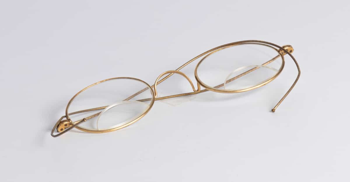 Benjamin Franklin's 1700's bifocals