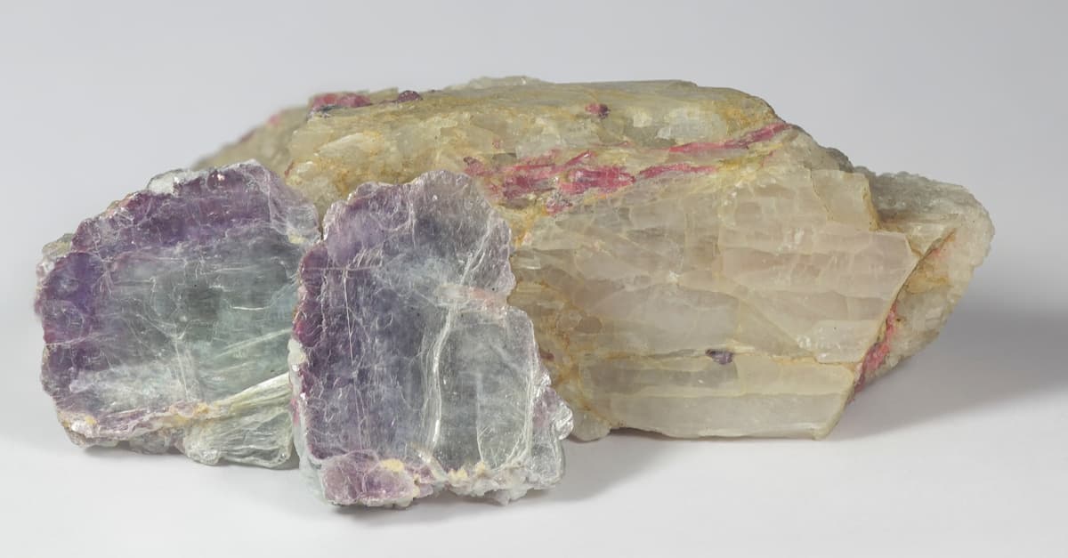 large crystal or mineral of lithium